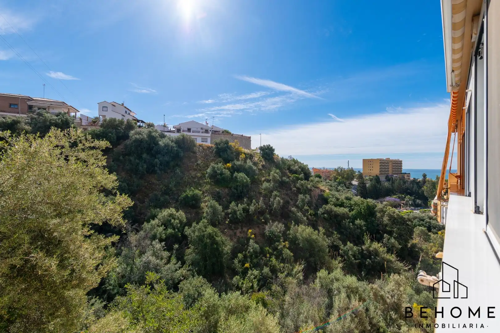 Vista exterior de Piso en venta en Rincón de la Victoria con Trastero y Piscina comunitaria