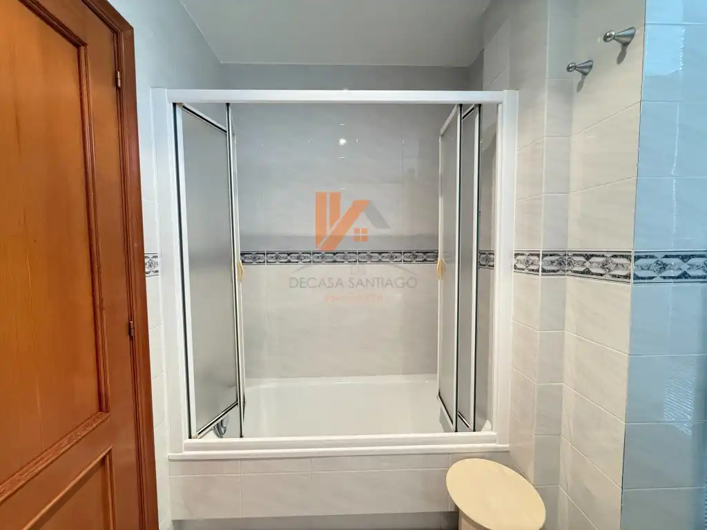 Baño de Casa adosada en venta en Brión con Jardín privado, Terraza y Piscina