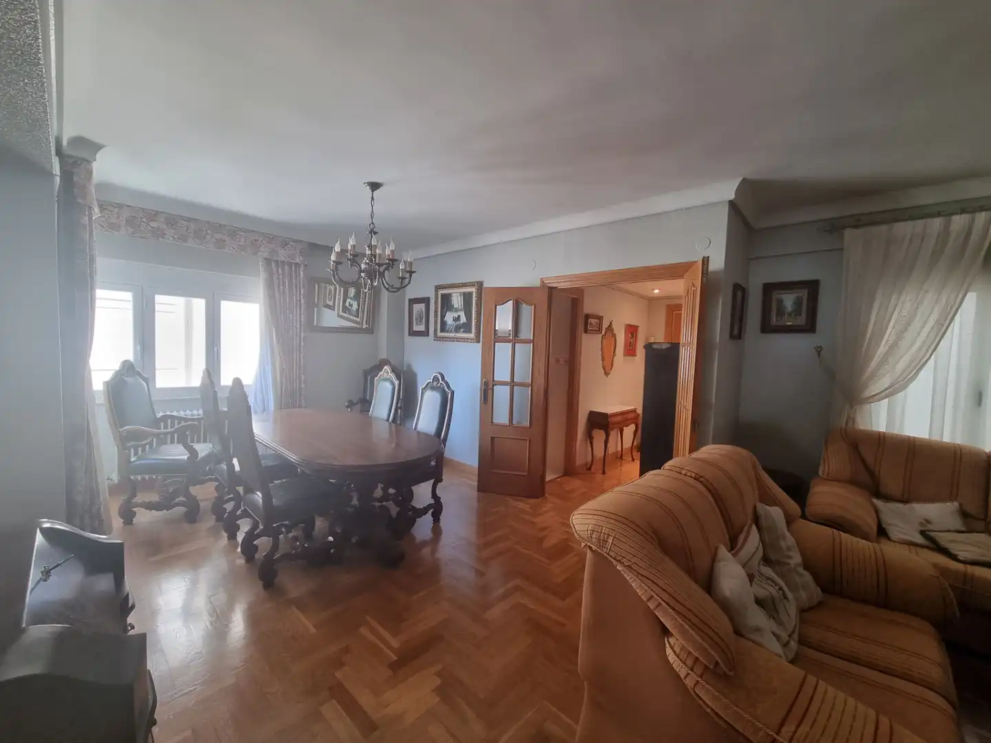 Piso con ascensor en venta en Plaza Odón Alonso 3, imagen 3