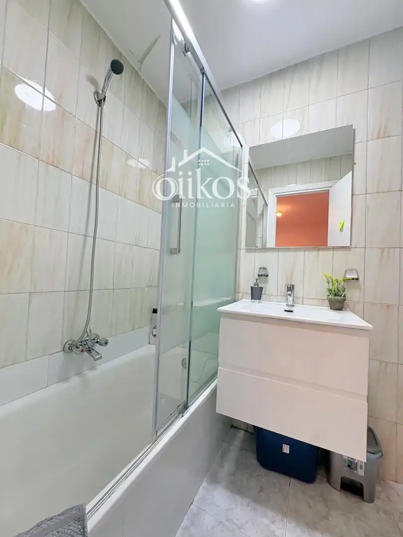 Bathroom of Flat for sale in Salamanca  with Heating