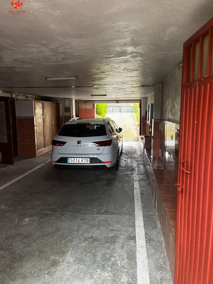 Parking de Casa o chalet en venta en Pinarnegrillo con Calefacción, Jardín privado y Terraza