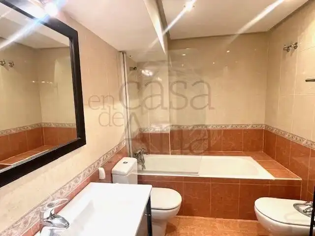 Baño de Apartamento en venta en Bilbao  con Calefacción y Amueblado