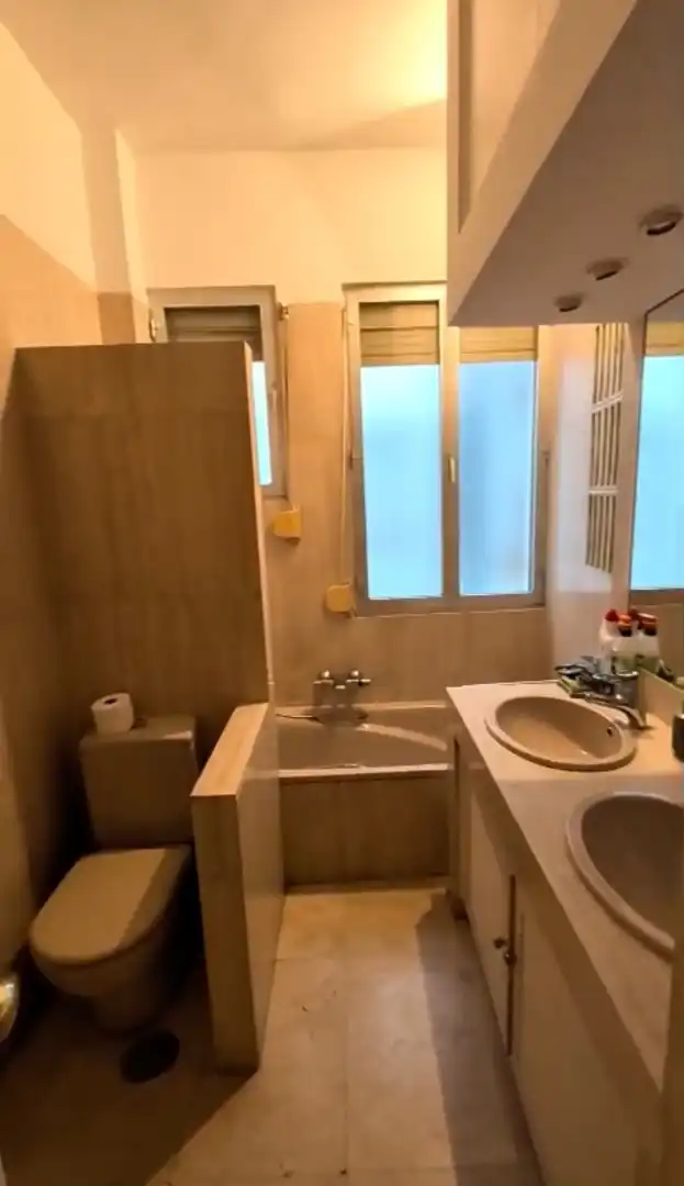 Baño de Piso de alquiler en Madrid con Aire acondicionado, Calefacción y Amueblado
