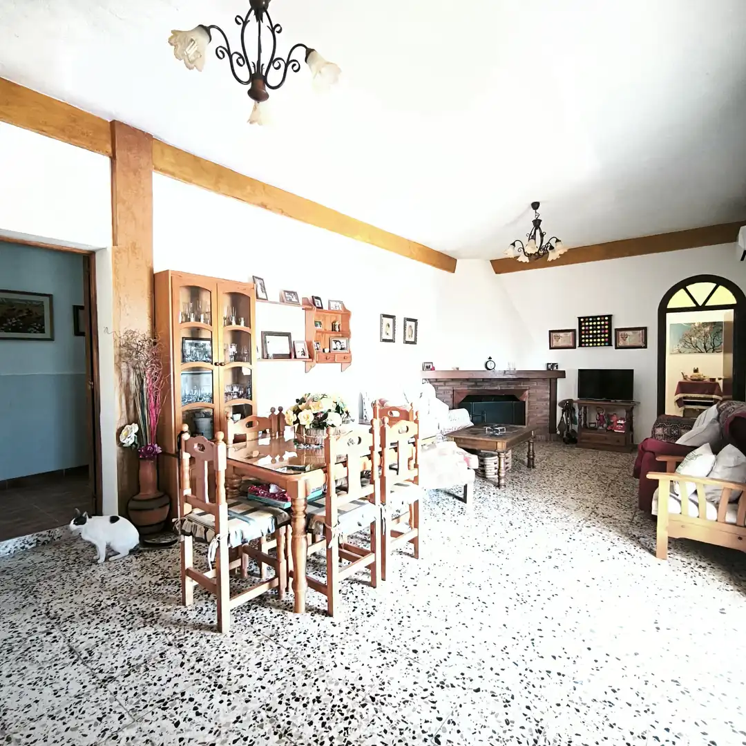 Sala d'estar de Casa o xalet en venda en Jimena de la Frontera amb Piscina