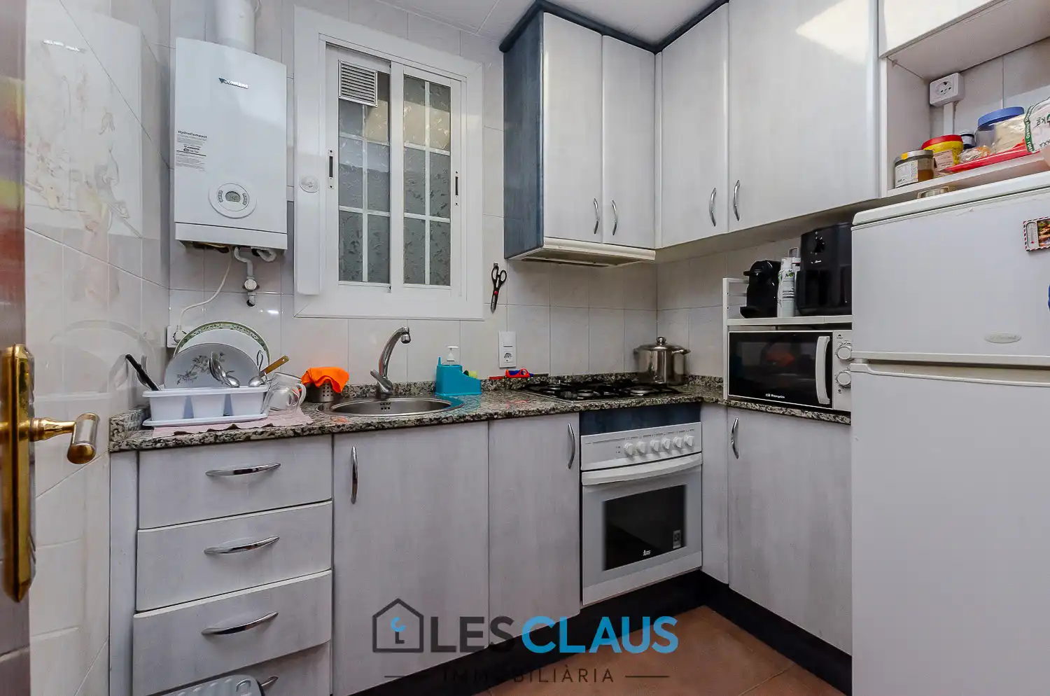 Kitchen of Flat for sale in Barcelona  with Air Conditioner and Balcony