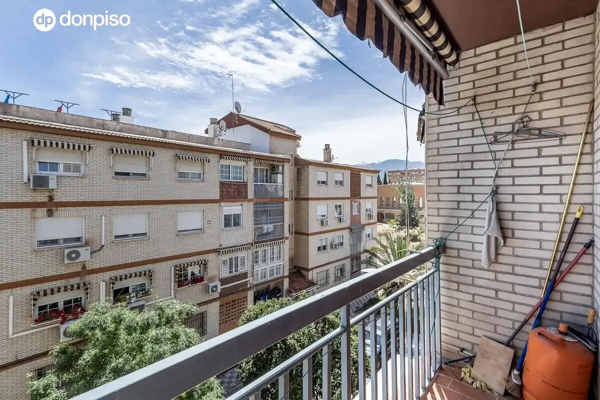 Exterior view of Flat for sale in Granada  with Air Conditioner and Heating