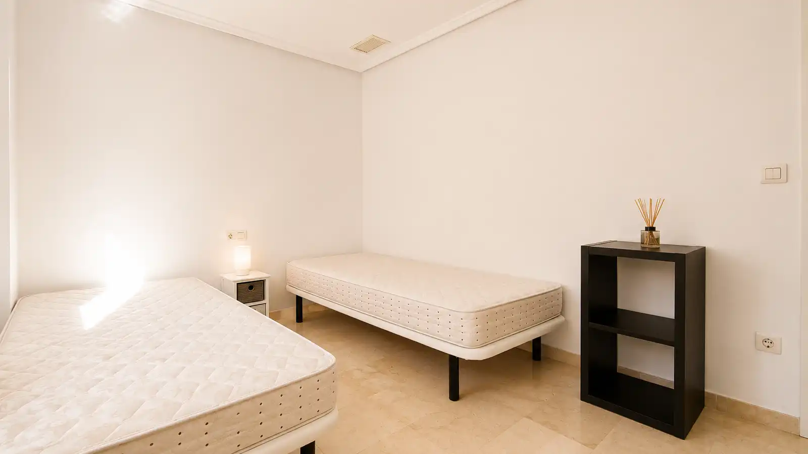 Dormitori de Casa o xalet en venda en Elche / Elx amb Aire condicionat, Calefacció i Jardí privat
