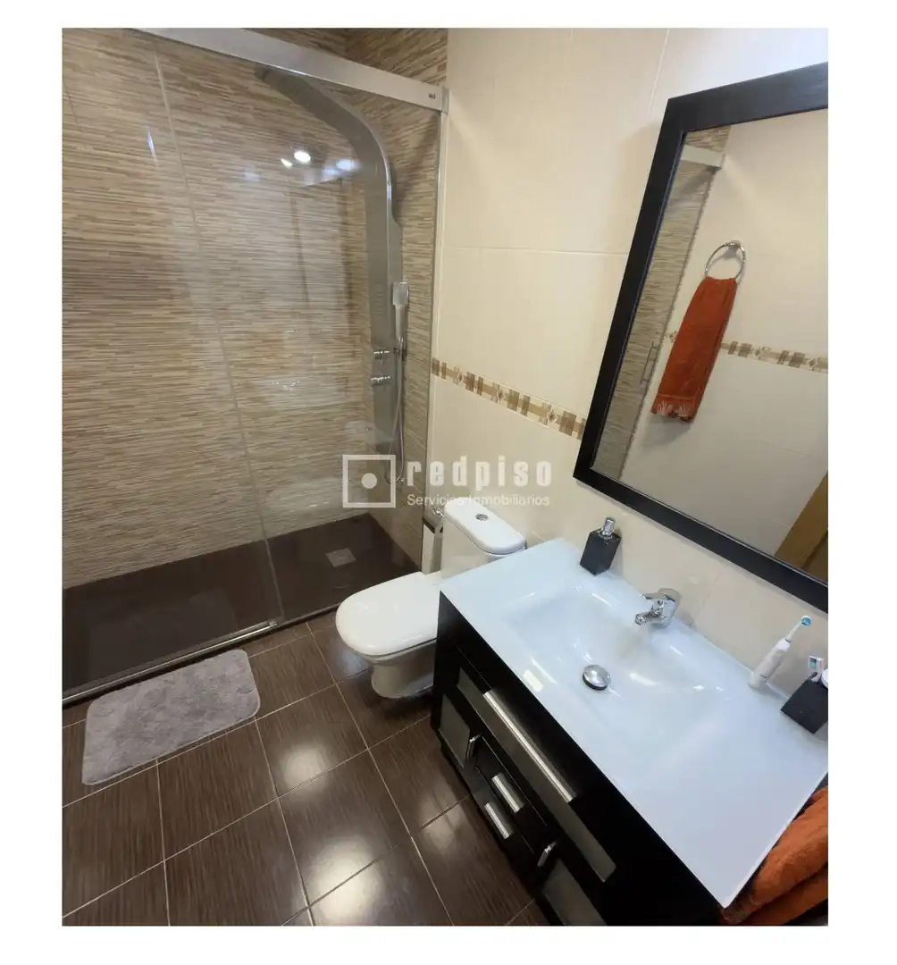Baño de Piso en venta en Fuenlabrada con Calefacción