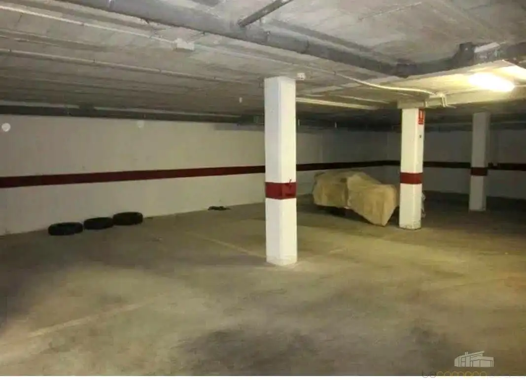 Aparcament de Casa o xalet en venda en San Isidro amb Terrassa i Piscina comunitària
