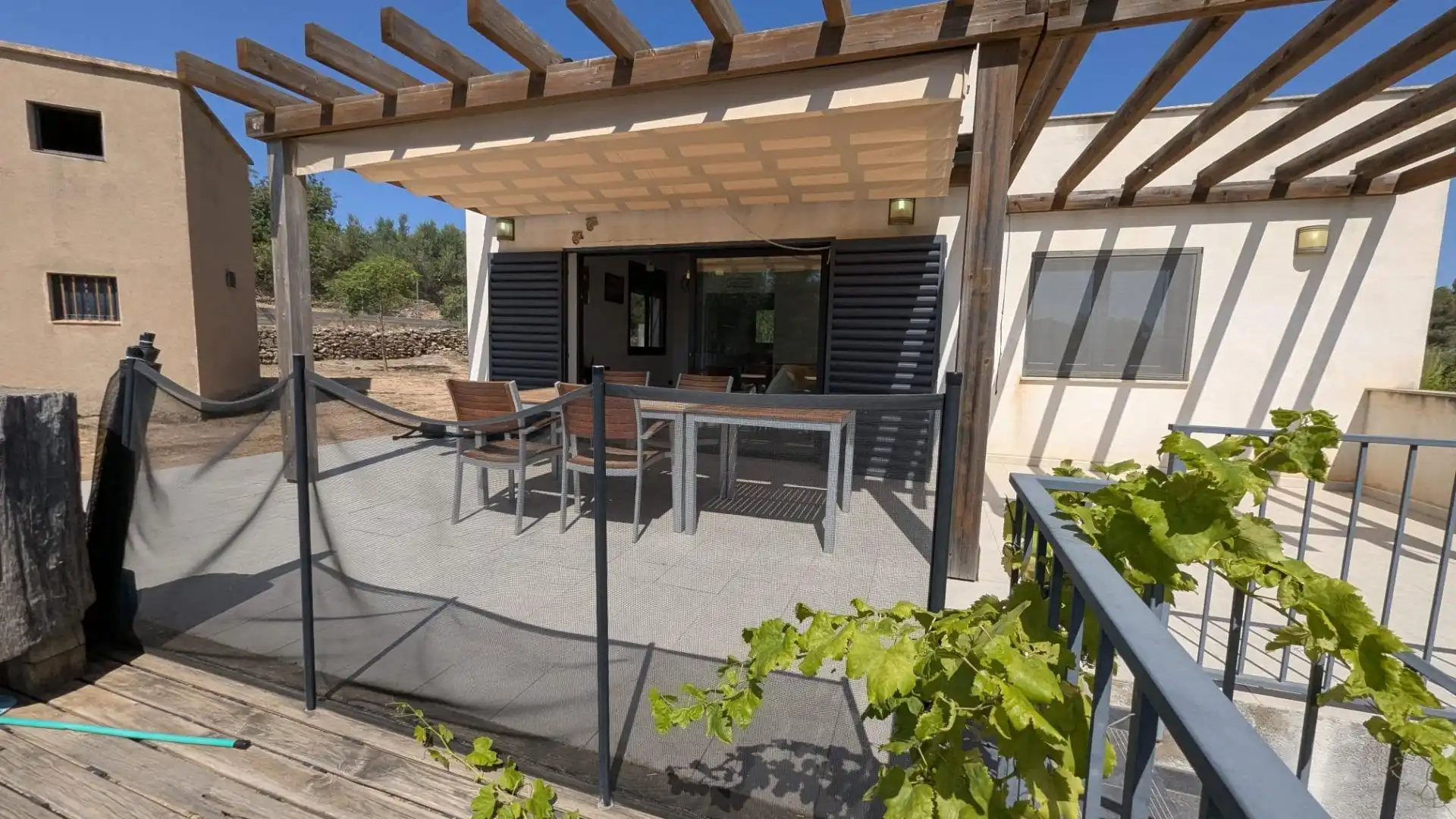 Terrassa de Finca rústica en venda en El Perelló amb Jardí privat, Terrassa i Traster