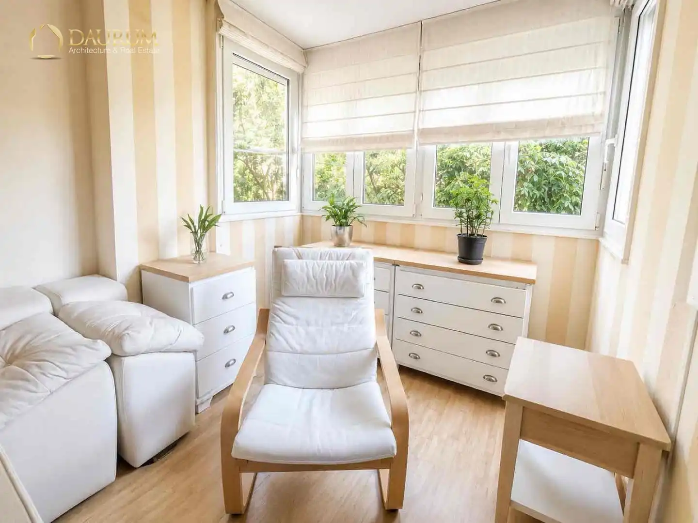 Sala de estar de Piso en venta en Sevilla con Aire acondicionado, Trastero y Piscina