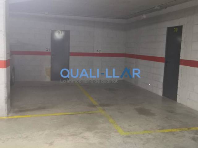 Garaje en Alquiler en Comte De Vilardaga en Mas Lluí