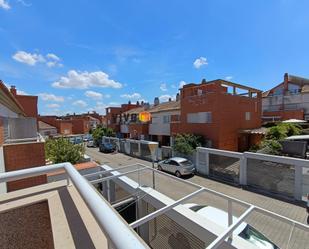 Exterior view of Single-family semi-detached for sale in San Juan de Aznalfarache  with Air Conditioner, Heating and Parquet flooring