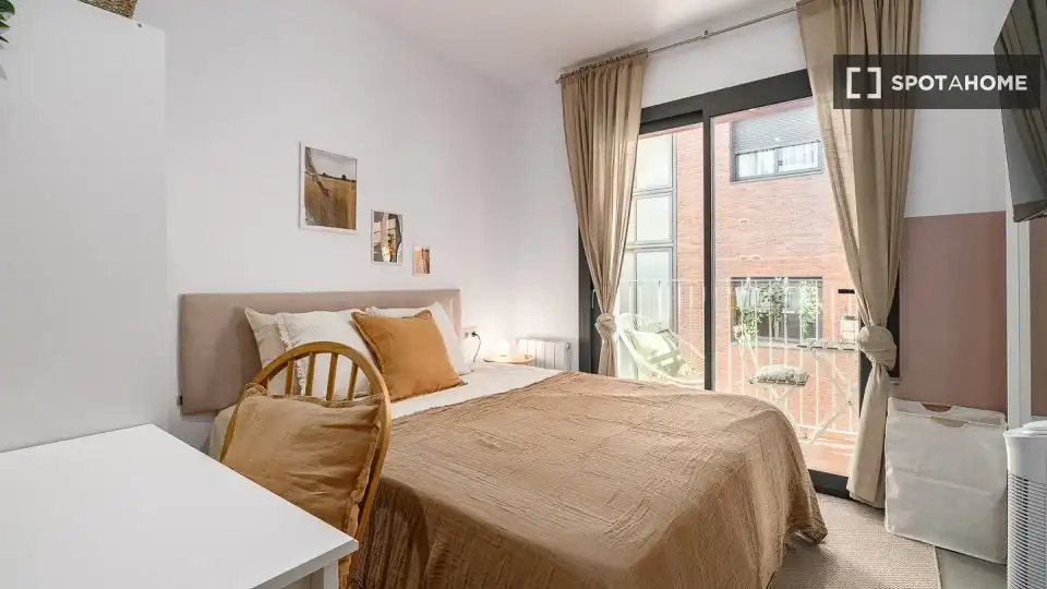 Bedroom of Flat for rent in Barcelona  with Air Conditioner, Heating and Furnished