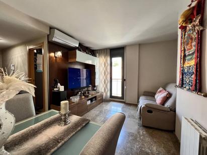 Living room of Flat for sale in Terrassa  with Air Conditioner, Swimming Pool and Balcony