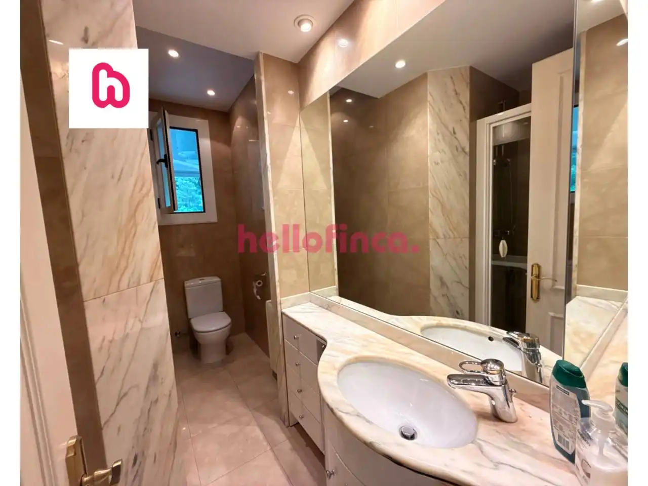 Baño de Piso en venta en Gironella con Calefacción, Balcón y Alarma