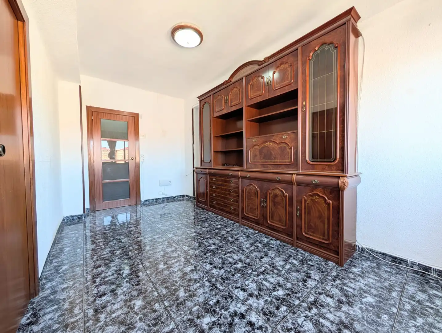 Living room of Flat for sale in Cornellà de Llobregat  with Furnished and Alarm