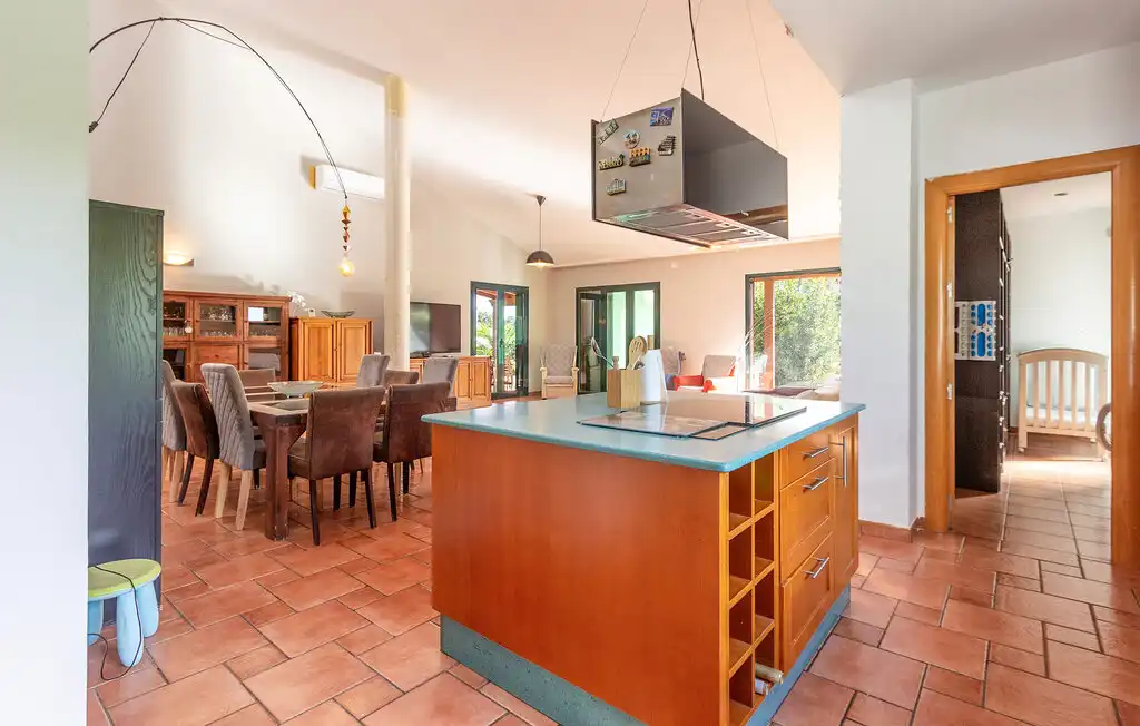 Chalet con terraza en venta en Calle Urba Coto Riñales 119, imagen 24