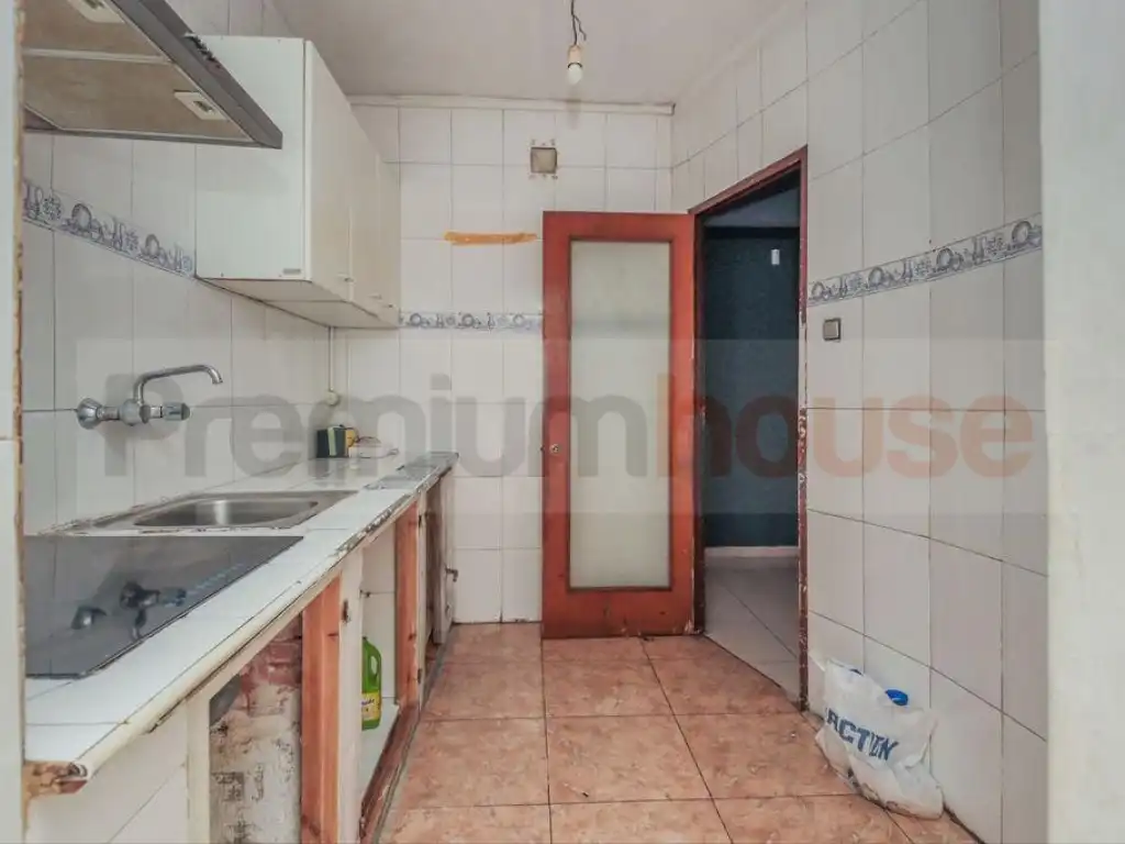 Flat for sale in Calle de Pi i Margall, Migjorn