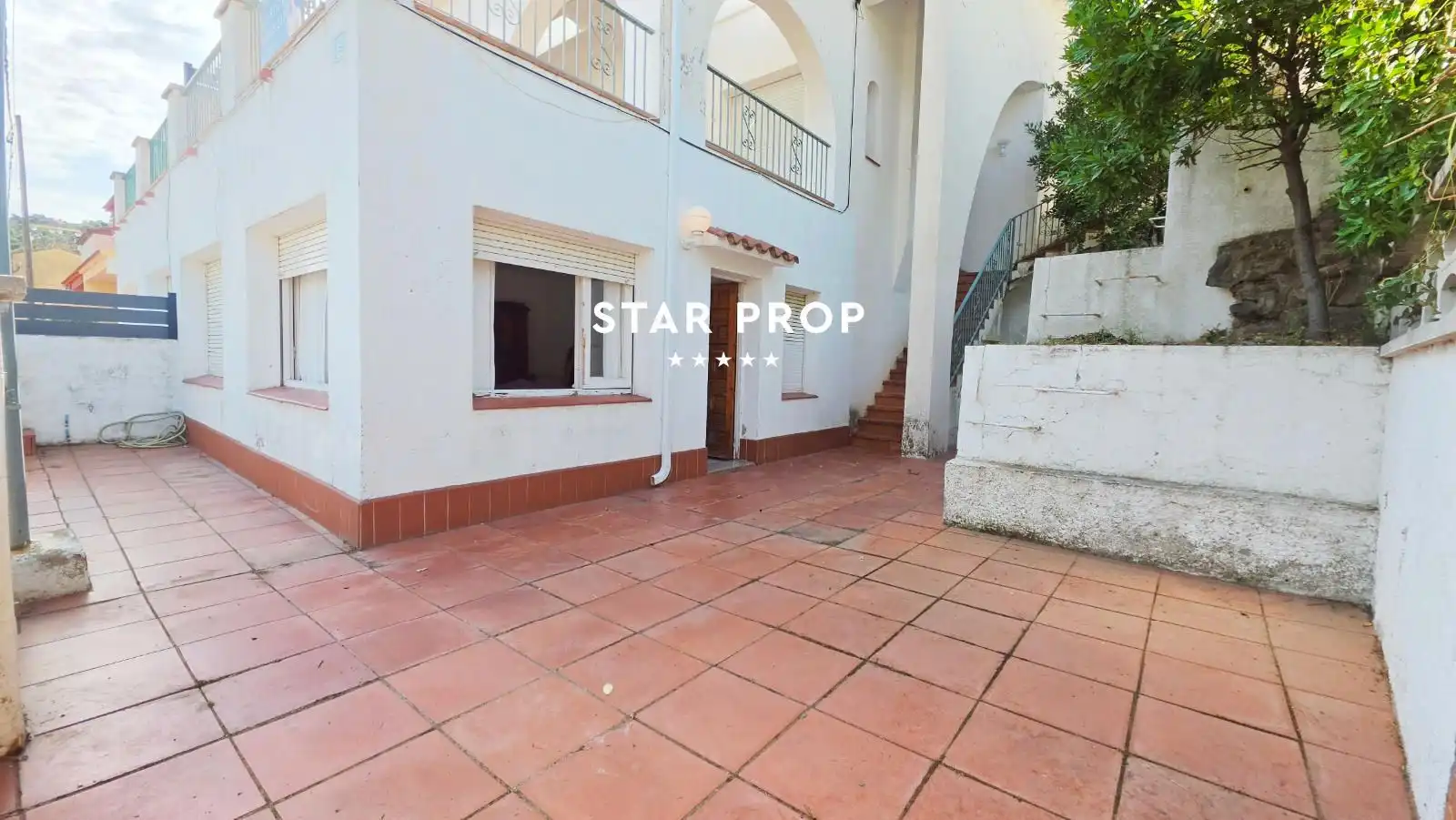 Außenansicht von Wohnung zum Verkauf in Colera mit Terrasse, Möbliert und Ofen