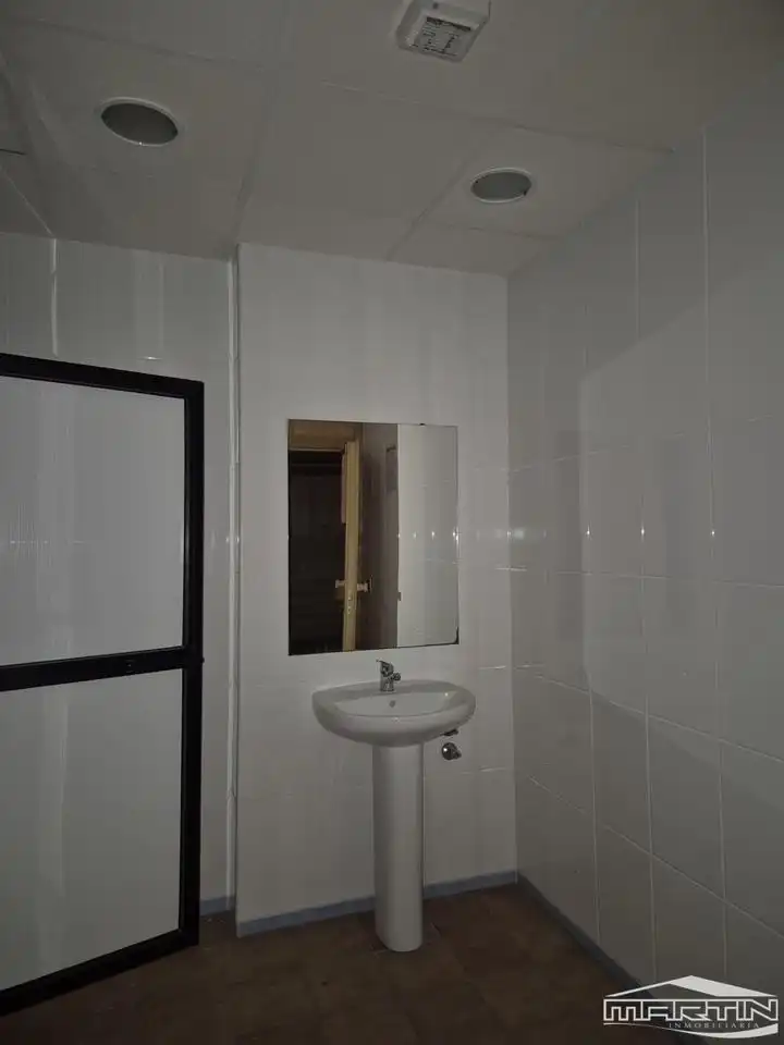 Badezimmer von Geschaftsraum zum Verkauf in Aguilar de la Frontera
