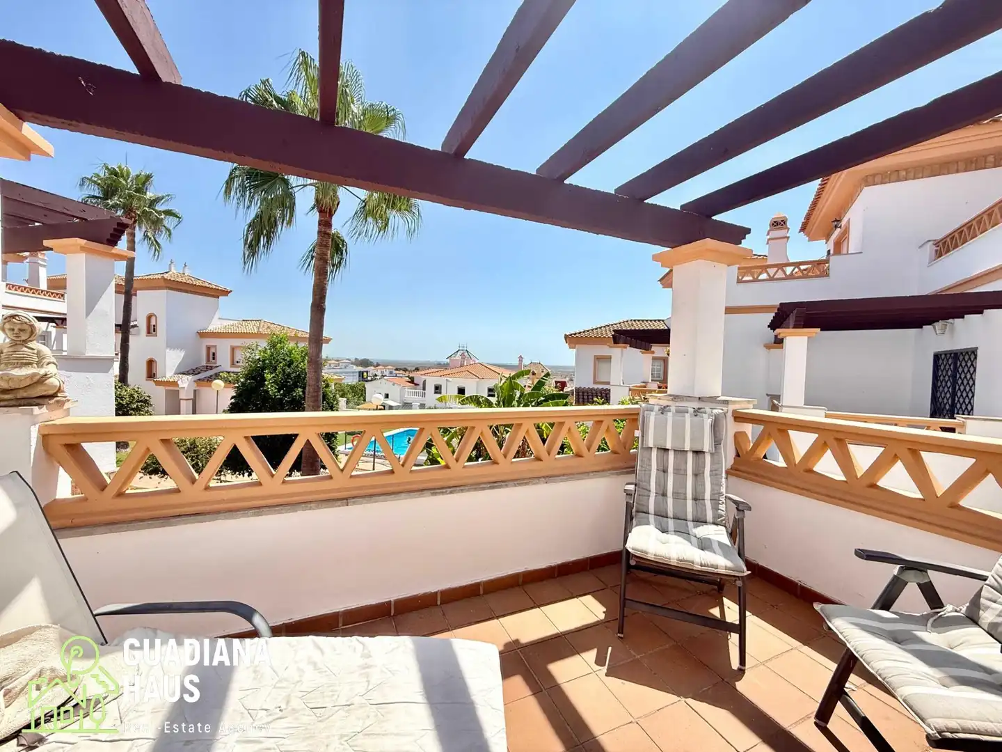 Terrassa de Casa adosada en venda en Ayamonte amb Aire condicionat, Calefacció i Jardí privat