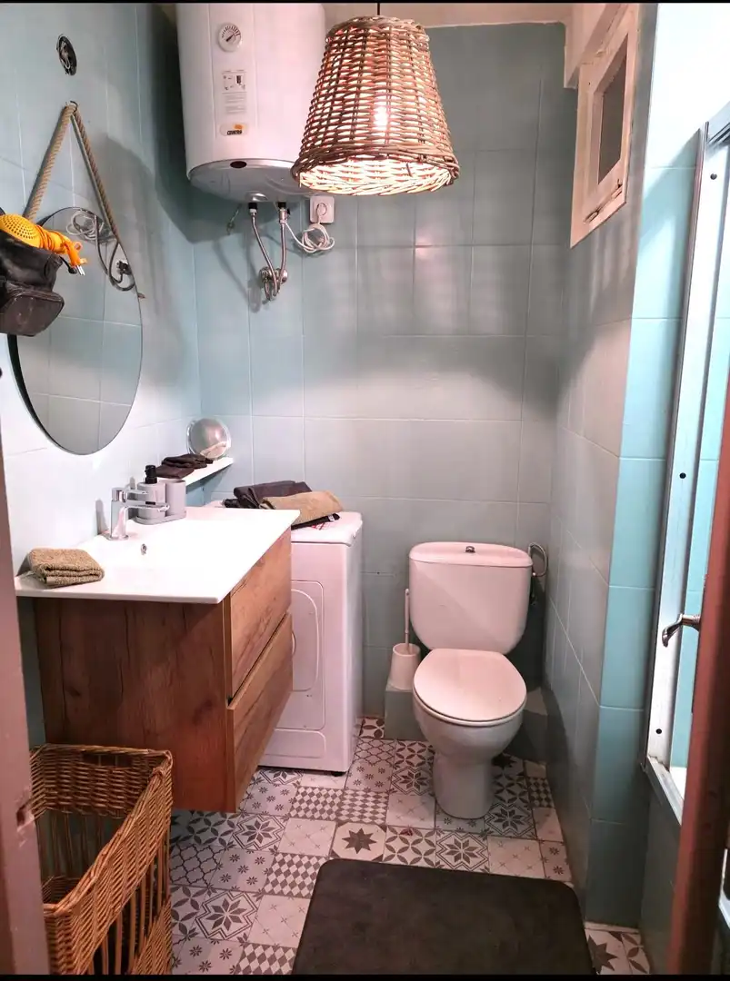 Badezimmer von Wohnung zur Miete in Salou mit Klimaanlage und Terrasse