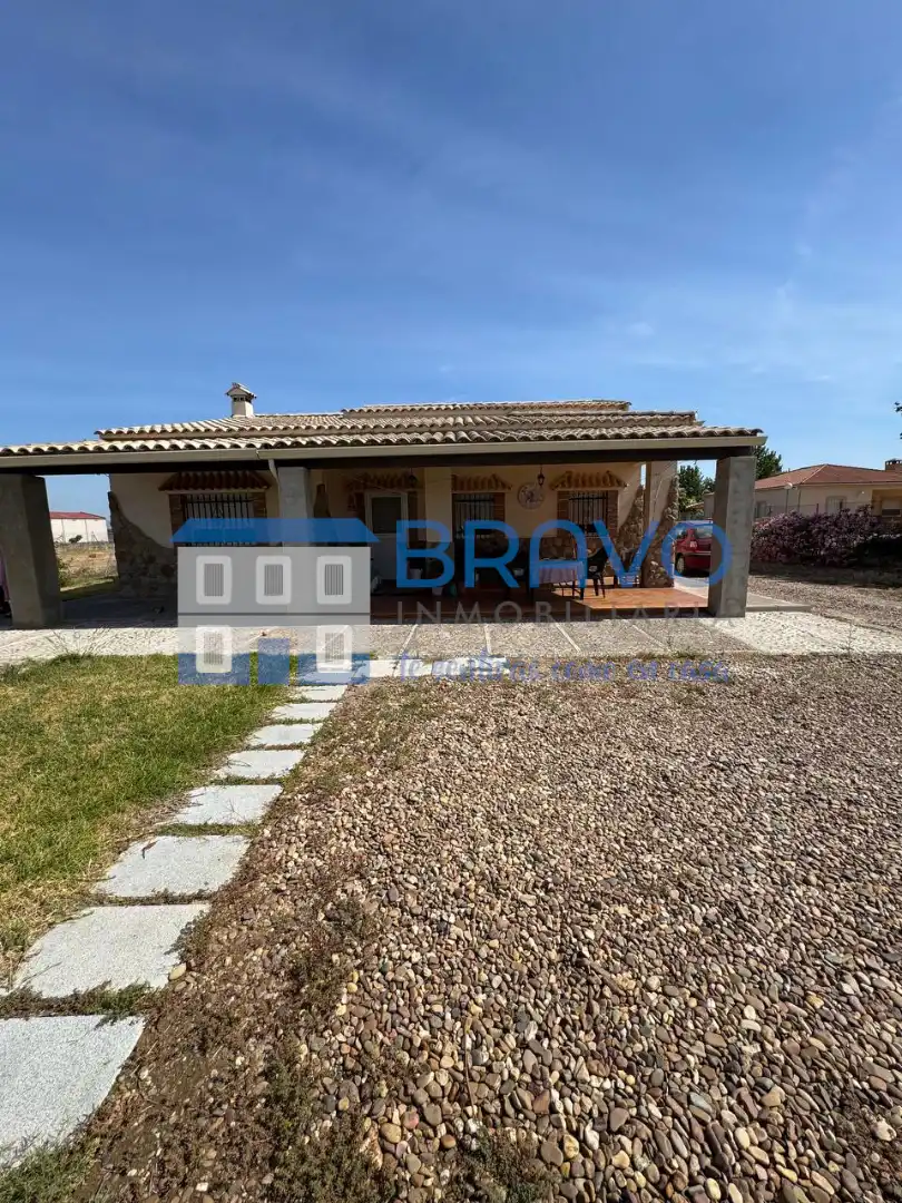 Außenansicht von Country house zum Verkauf in Don Benito mit Privatgarten