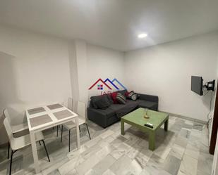 Sala d'estar de Apartament de lloguer en Jerez de la Frontera amb Aire condicionat