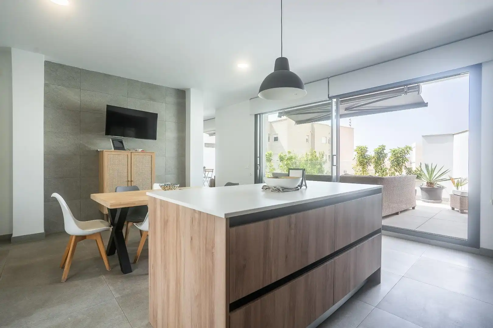 Cocina de Casa o chalet en venta en Almería con Aire acondicionado, Jardín privado y Terraza