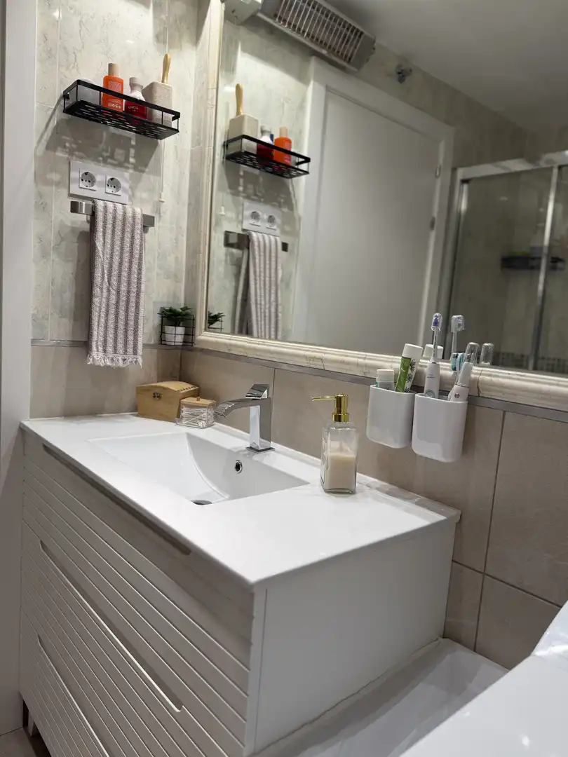 Baño de Piso en venta en  Madrid Capital con Aire acondicionado y Piscina