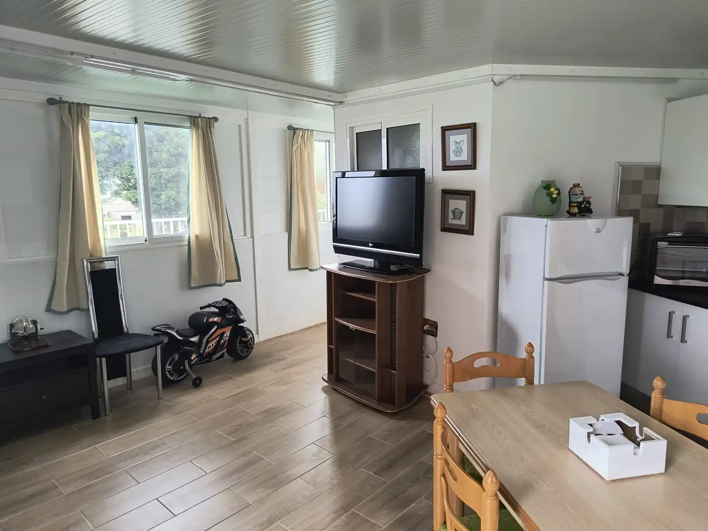 Sala d'estar de Casa o xalet en venda en Buenavista del Norte amb Jardí privat, Terrassa i Forn