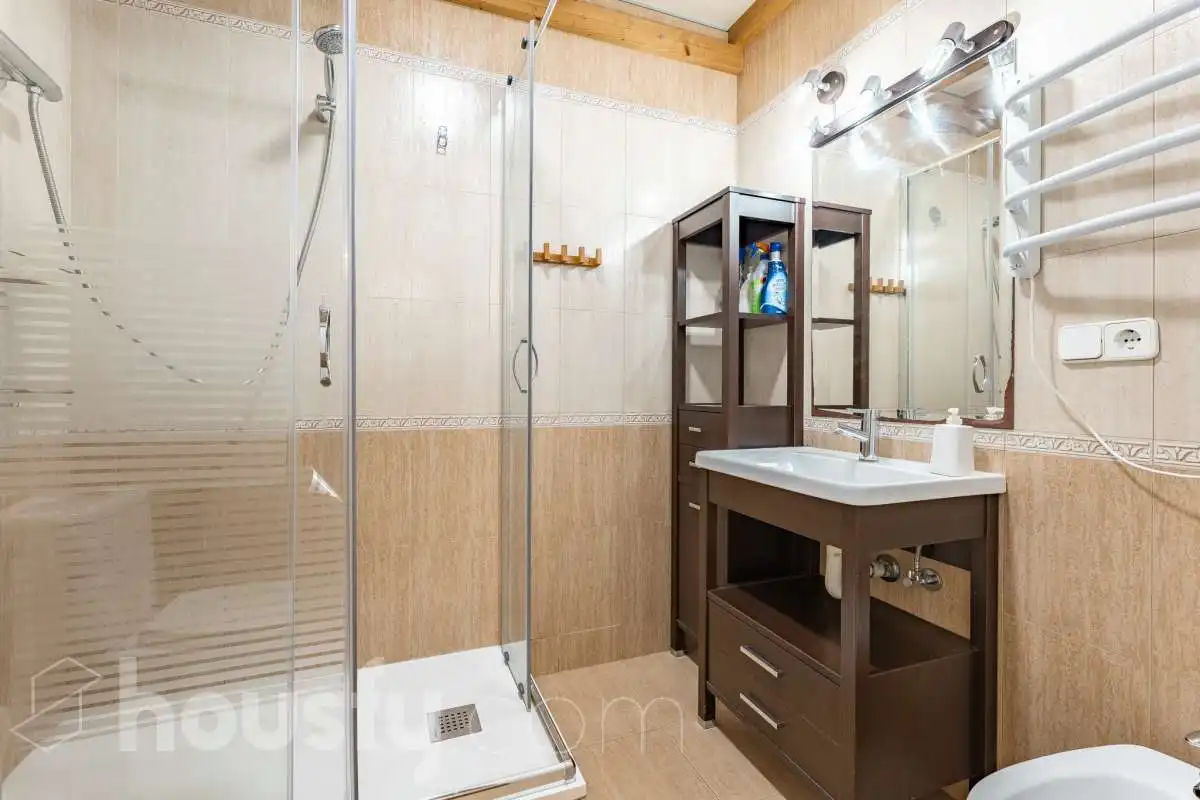 Bathroom of Flat for sale in L'Hospitalet de Llobregat
