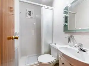Badezimmer von Wohnung zum Verkauf in Madrid mit Heizung