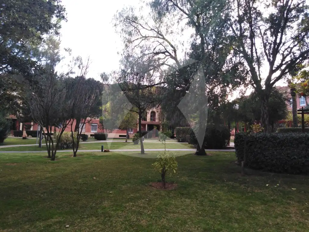 Jardí de Pis en venda en Badajoz amb Aire condicionat, Jardí privat i Terrassa