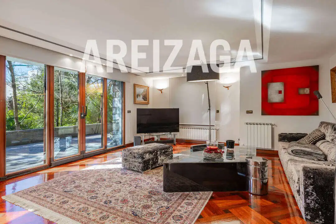 Jardí de Casa o xalet en venda en Donostia - San Sebastián  amb Aire condicionat, Calefacció i Terrassa