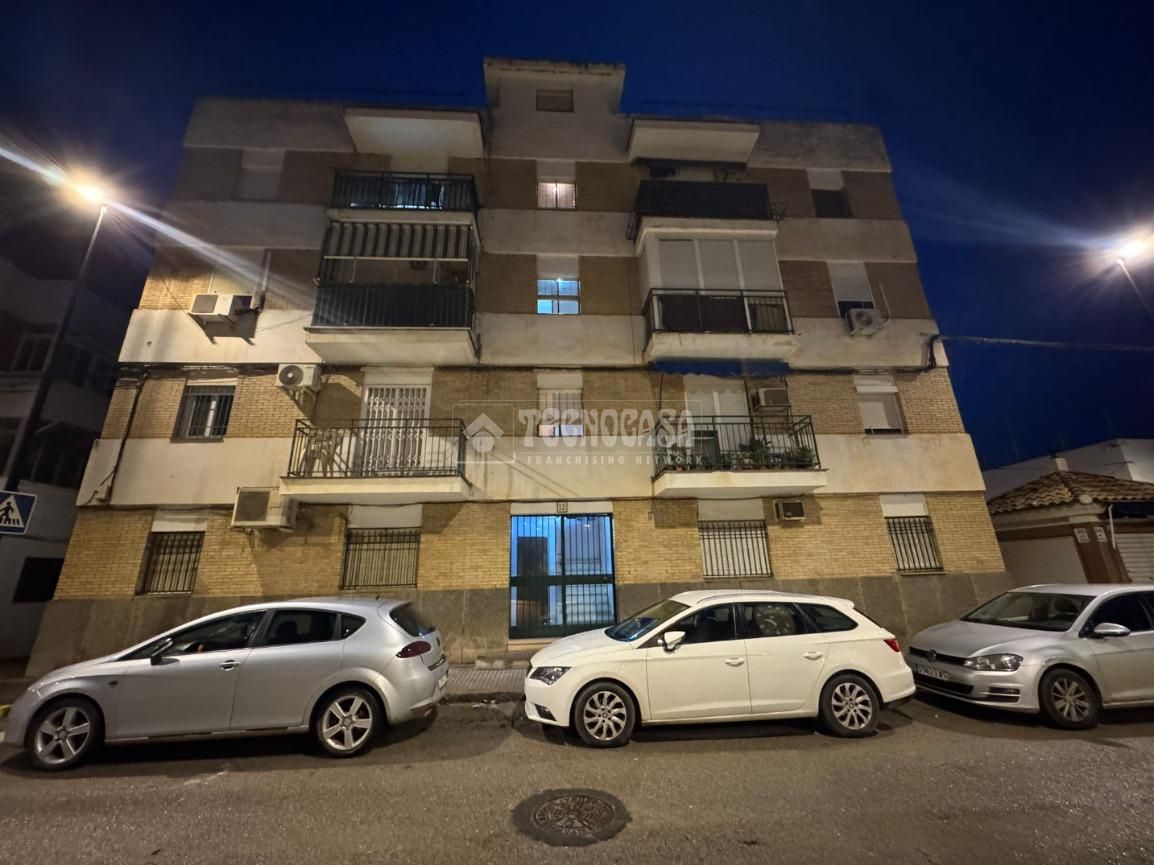 Außenansicht von Wohnung zum verkauf in Osuna mit Heizung und Terrasse