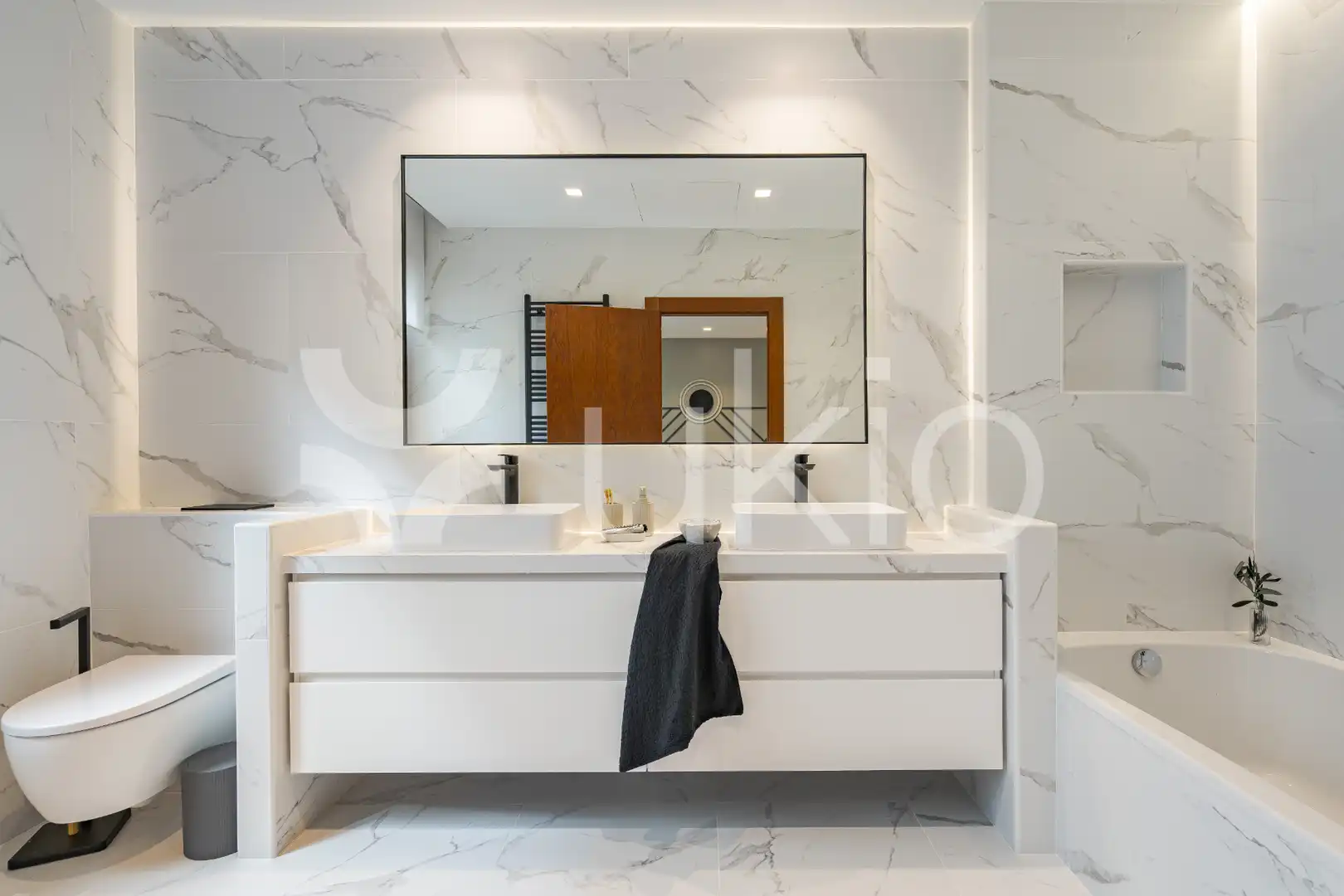 Baño de Apartamento de alquiler en Madrid con Aire acondicionado, Calefacción y Terraza