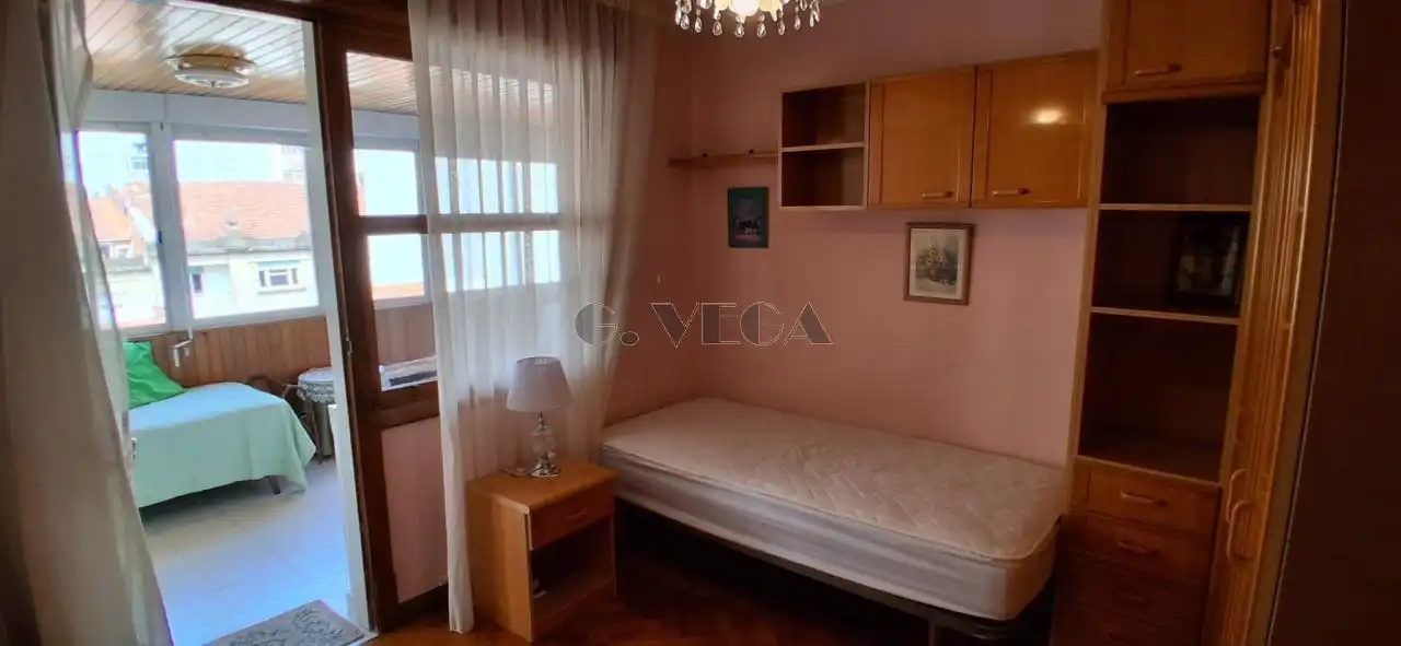 Habitación de Piso en venta en Vigo  con Calefacción y Parquet