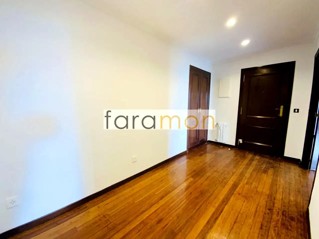 Bedroom of Flat for rent in Vigo   with Air Conditioner, Heating and Terrace