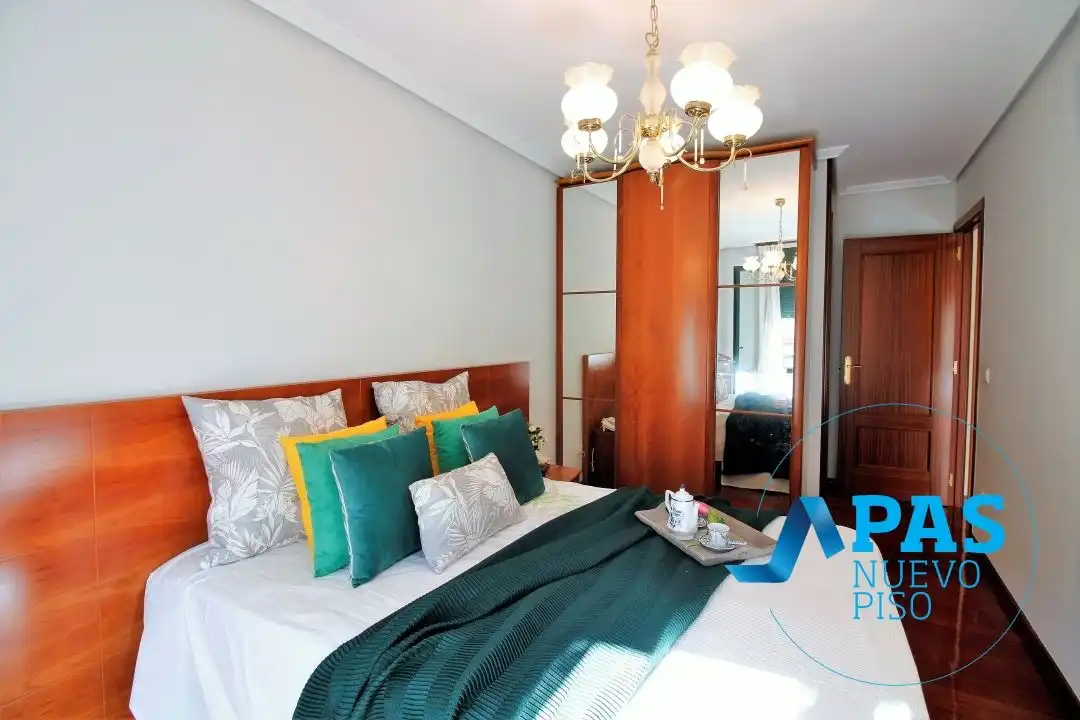 Flat for sale in Calle Justicia, Cuatro Caminos