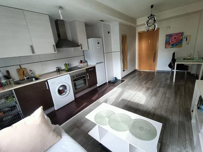 Cuina de Pis en venda en Cadrete amb Aire condicionat, Calefacció i Traster