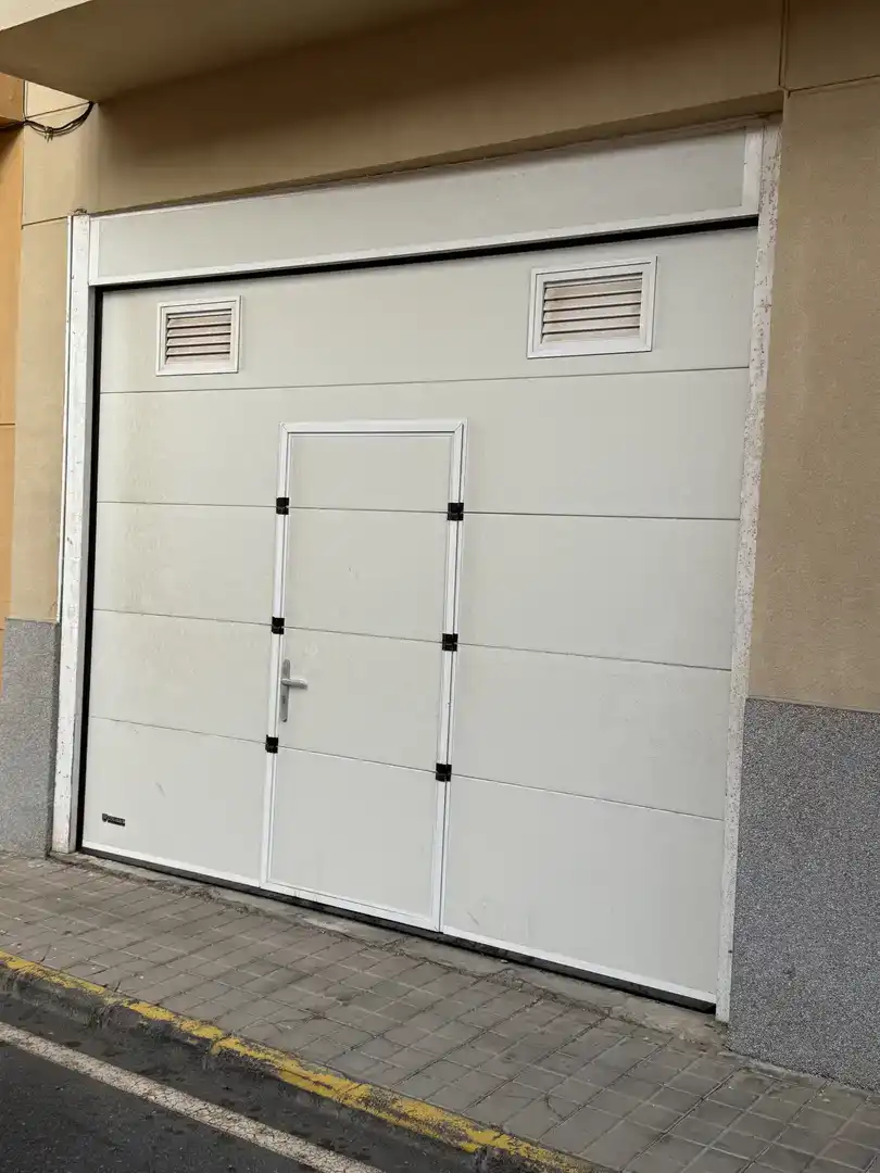 Vista exterior de Casa adosada en venda en Ingenio amb Balcó