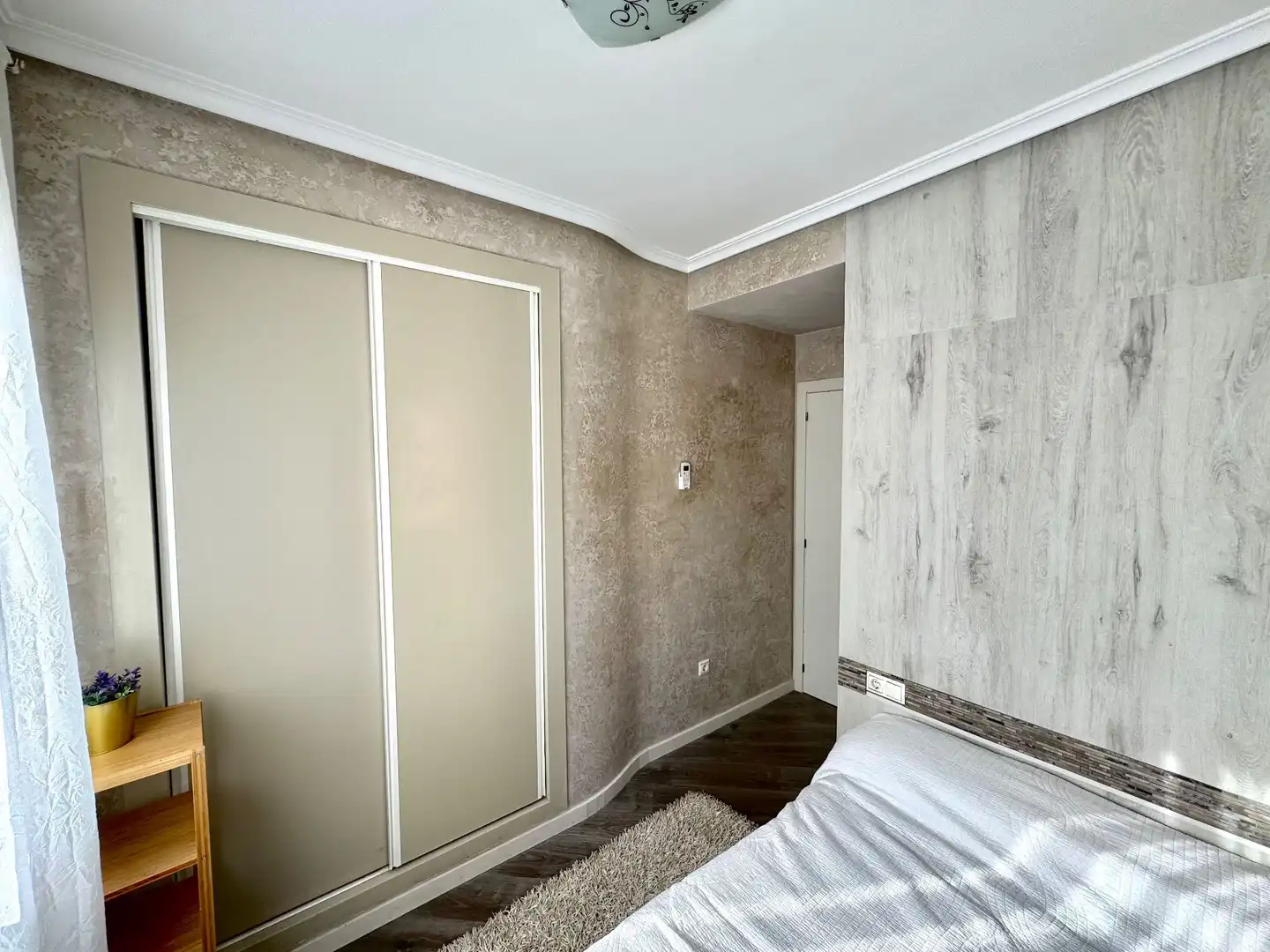 Dormitori de Casa o xalet de lloguer en Torrevieja amb Aire condicionat, Terrassa i Moblat