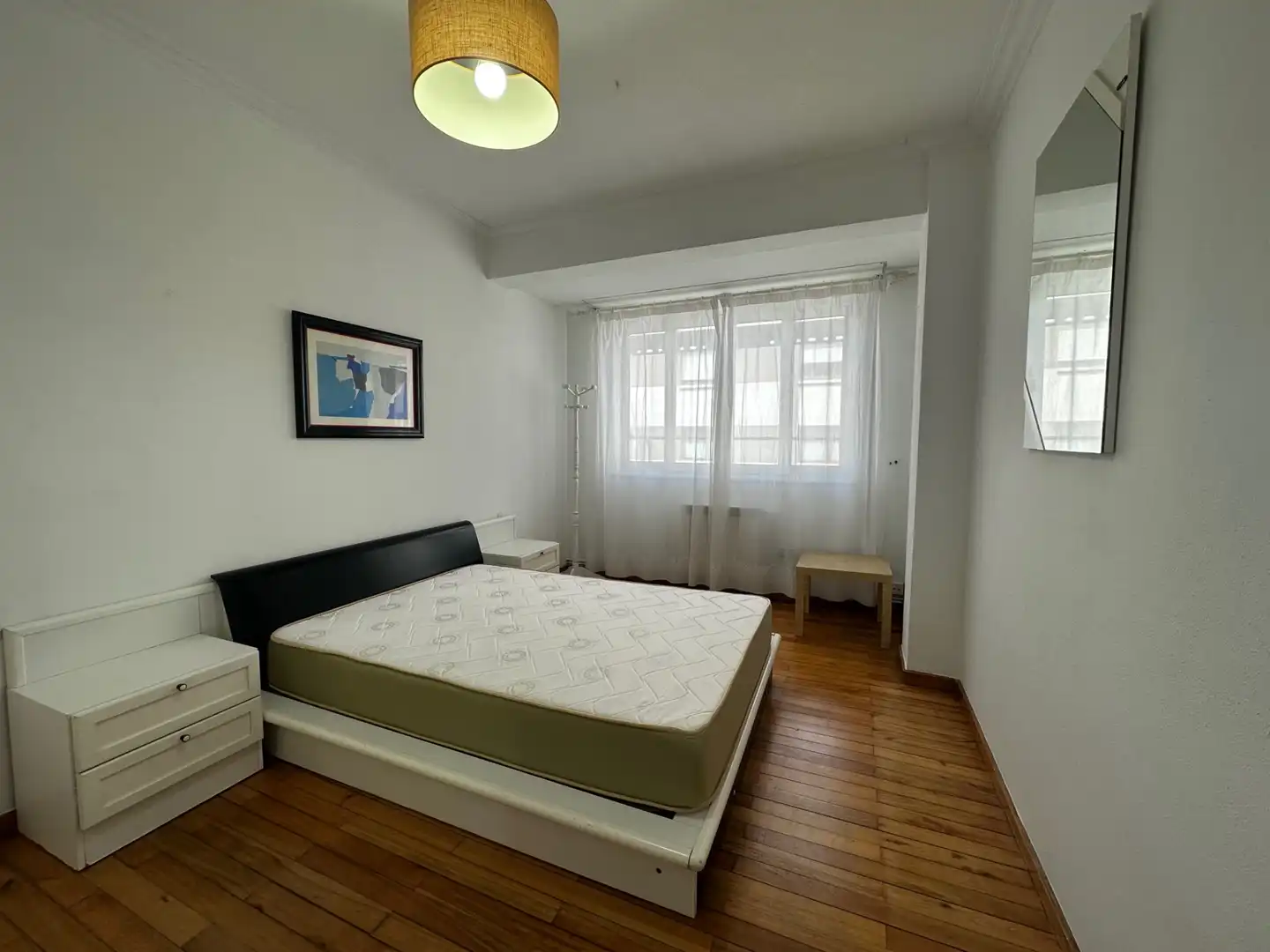 Habitación de Piso de alquiler en Santiago de Compostela  con Calefacción, Parquet y Amueblado