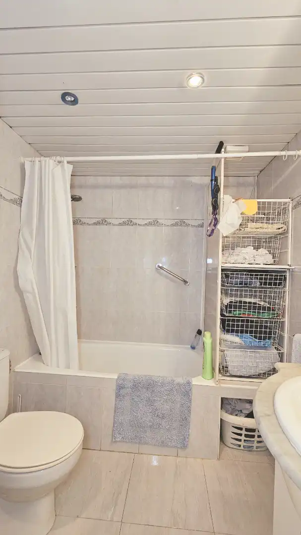 Badezimmer von Wohnungen zum Verkauf in  Palma de Mallorca mit Klimaanlage, Heizung und Möbliert