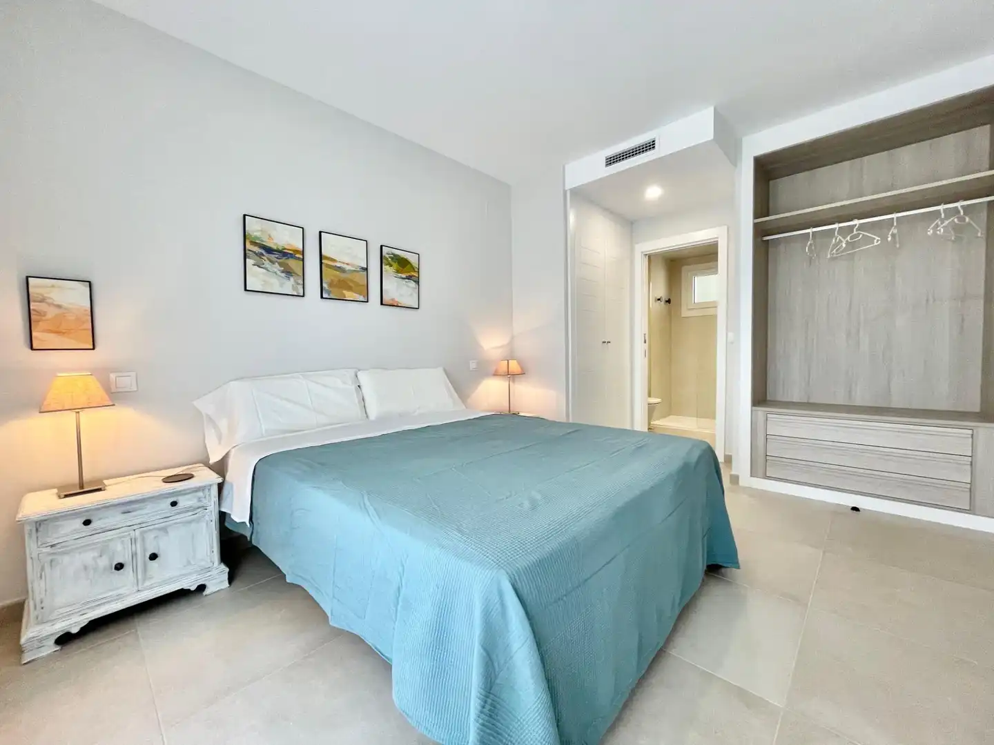 Dormitori de Apartament de lloguer en Ayamonte amb Aire condicionat, Calefacció i Jardí privat