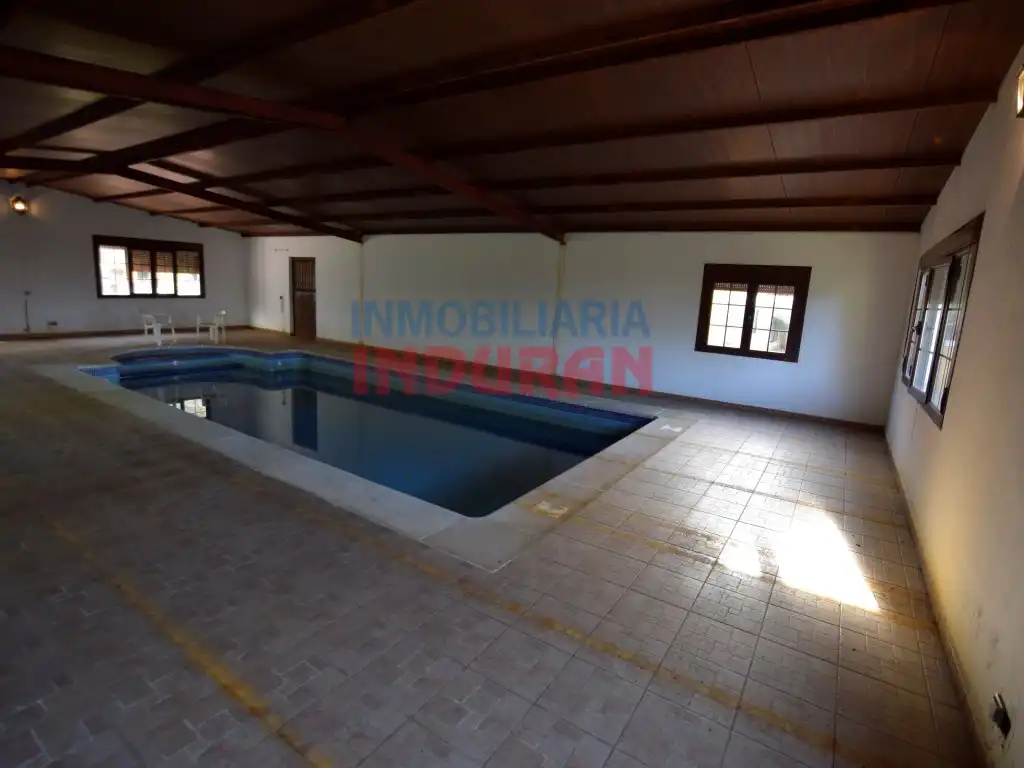 Piscina de Finca rústica en venta en Parrillas