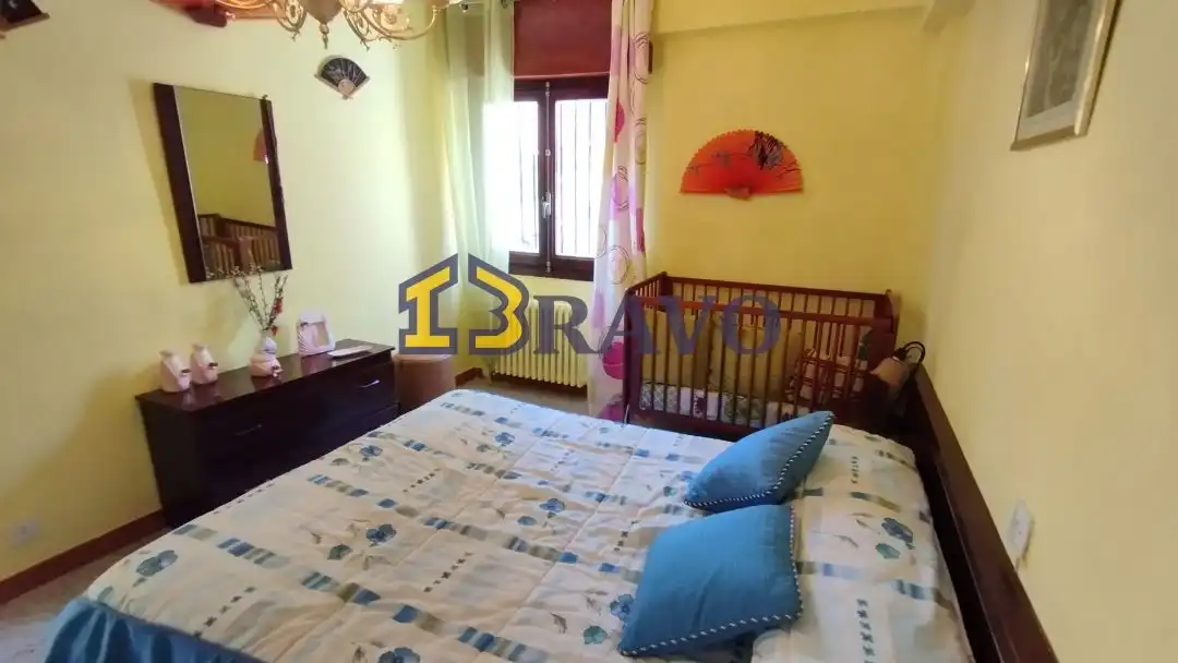 Dormitori de Casa o xalet en venda en Valle de Tobalina amb Calefacció, Jardí privat i Moblat