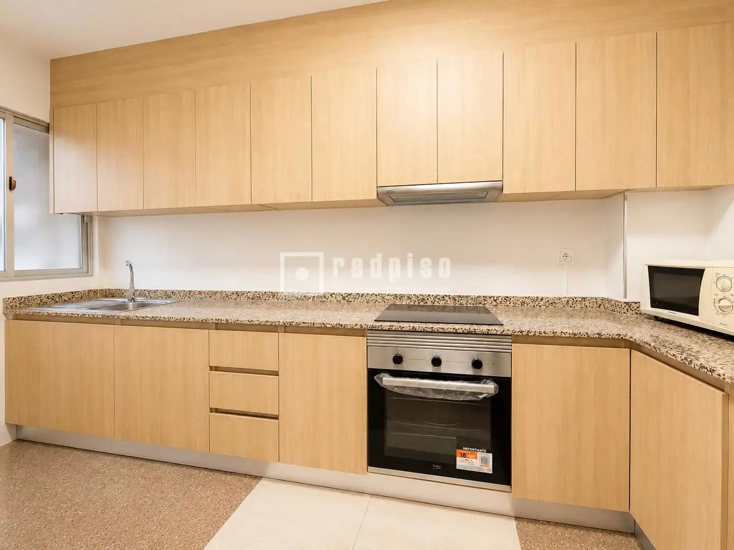 Cocina de Piso de alquiler en Murcia con Calefacción, Jardín privado y Terraza